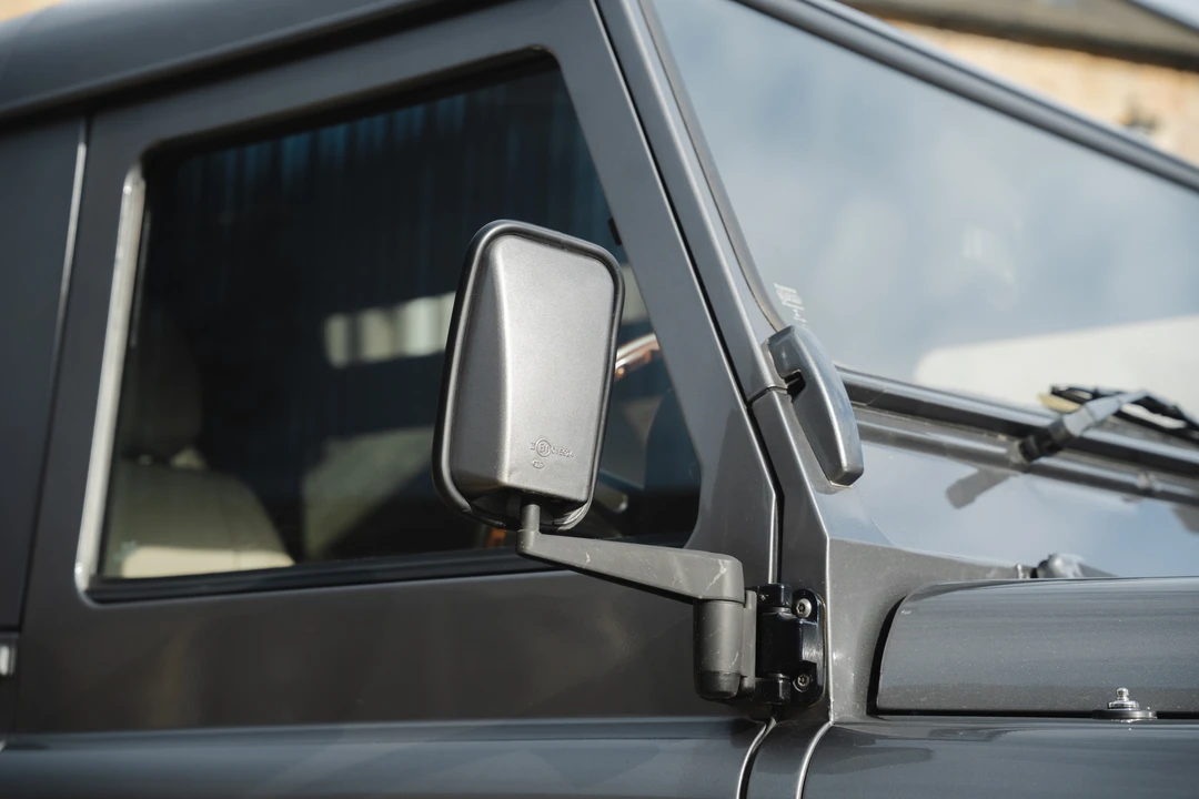 2015 Land Rover Defender 90 - Image 16 of 31