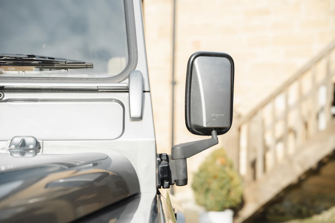 2015 Land Rover Defender 90 - Image 18 of 31