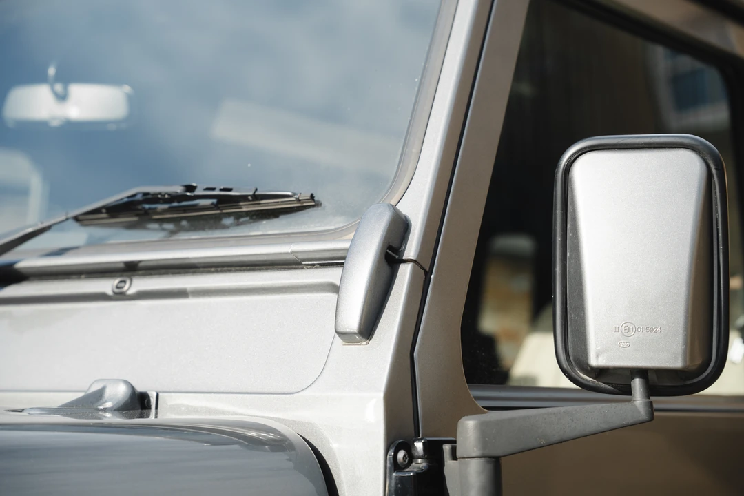 2015 Land Rover Defender 90 - Image 21 of 31