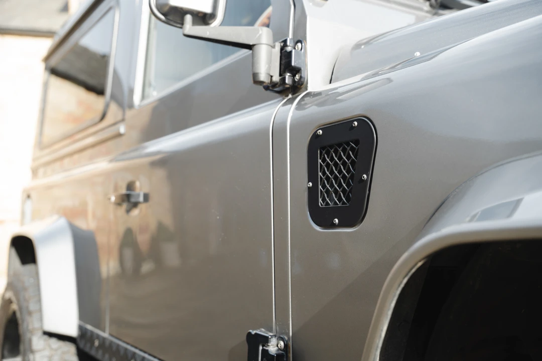 2015 Land Rover Defender 90 - Image 22 of 31