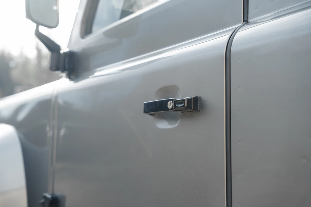 2015 Land Rover Defender 90 - Image 24 of 31