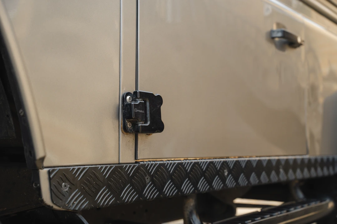 2015 Land Rover Defender 90 - Image 25 of 31