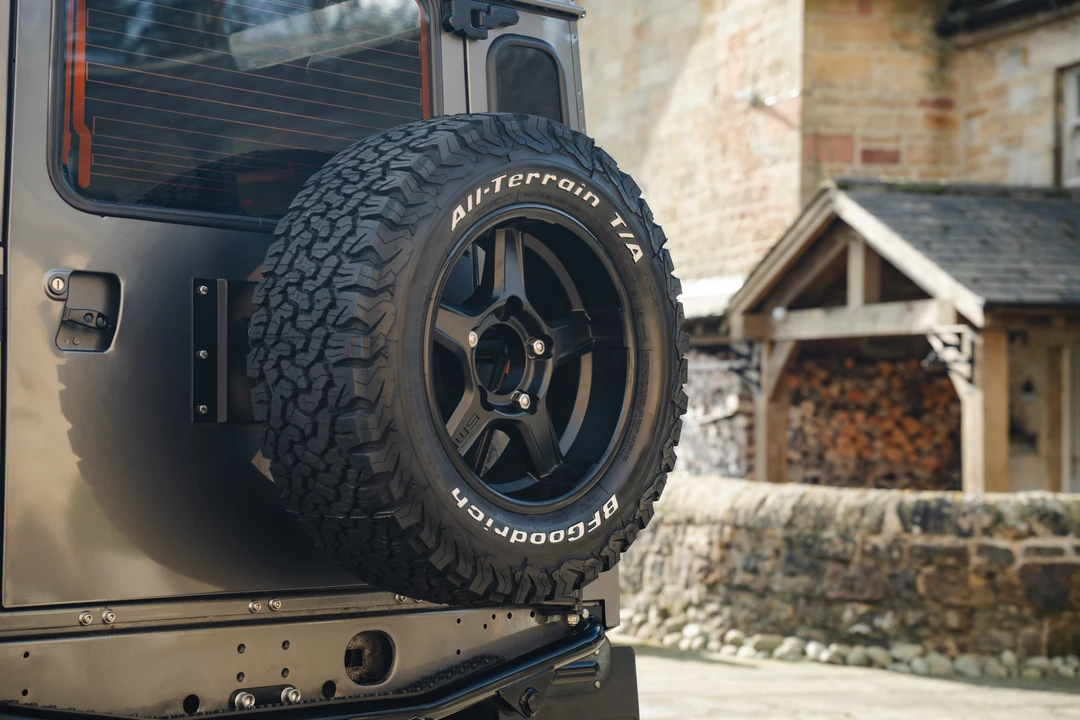 2015 Land Rover Defender 90 - Image 30 of 31