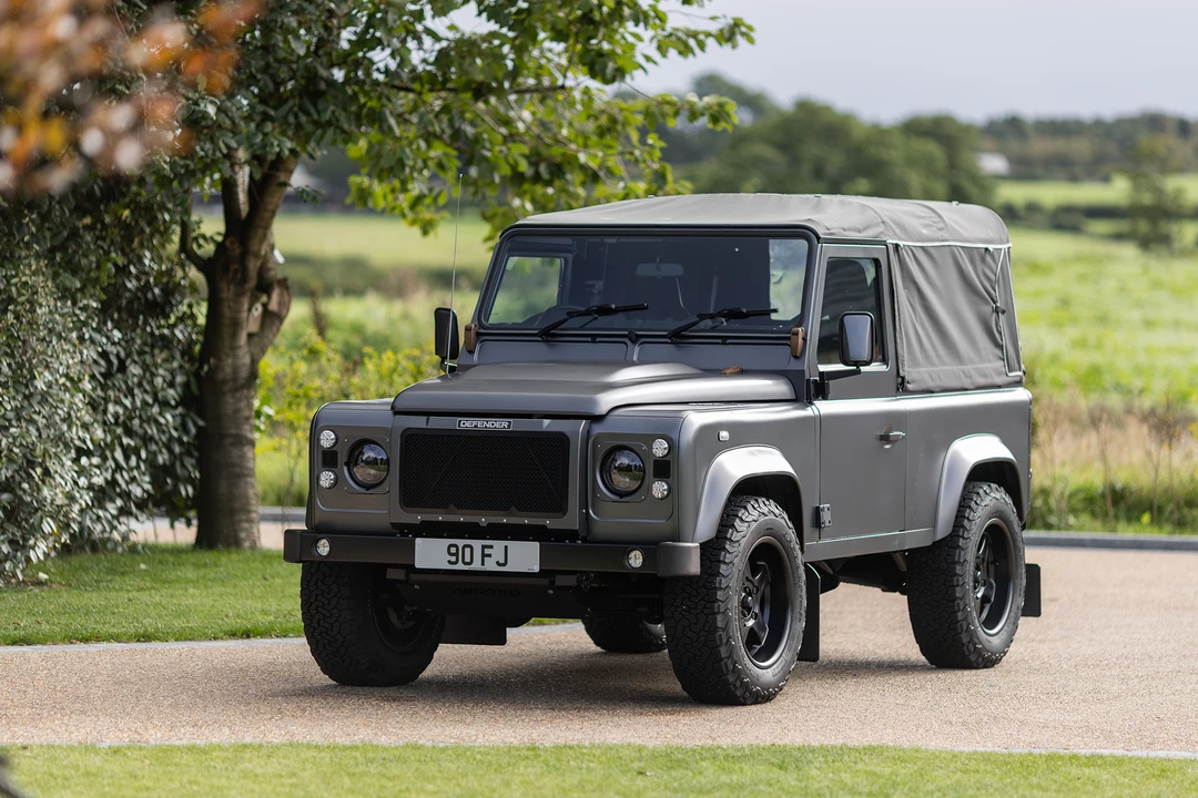 2015 Land Rover Defender 90 - Image 3 of 31