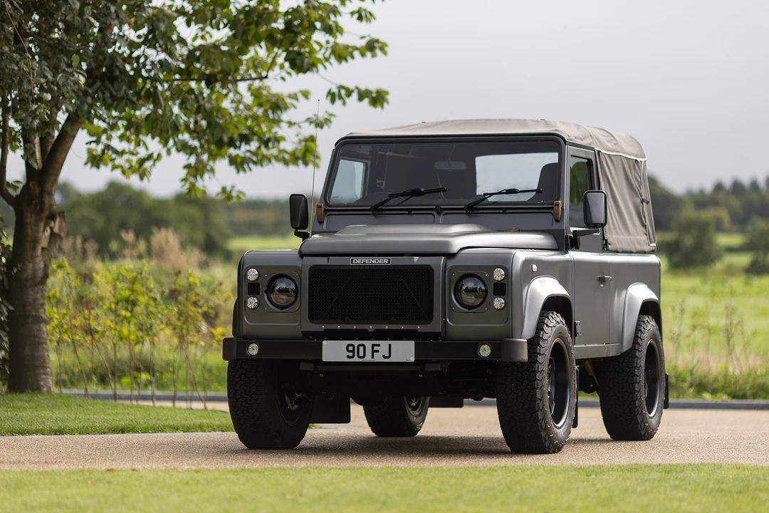 2015 Land Rover Defender 90 - Image 15 of 31