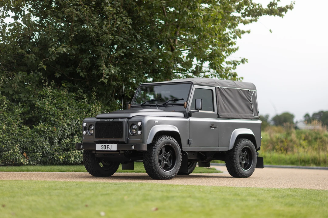 2015 Land Rover Defender 90 - Image 12 of 31