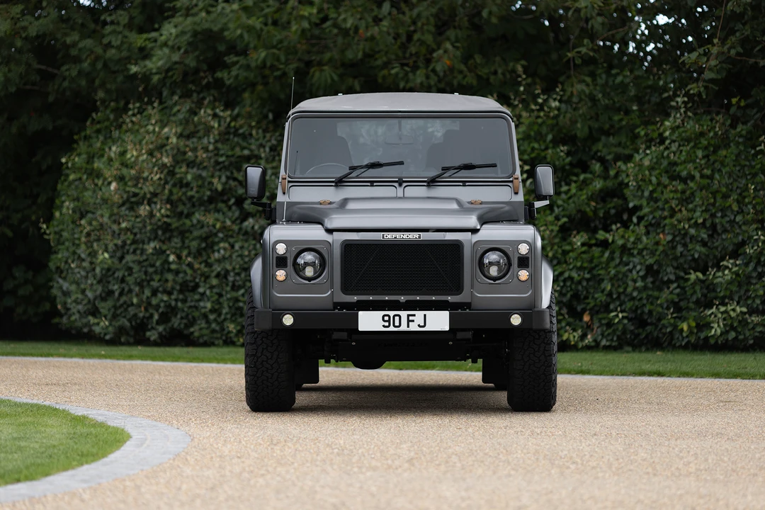 2015 Land Rover Defender 90 - Image 2 of 31