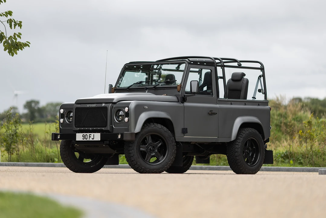 2015 Land Rover Defender 90 - Image 20 of 31