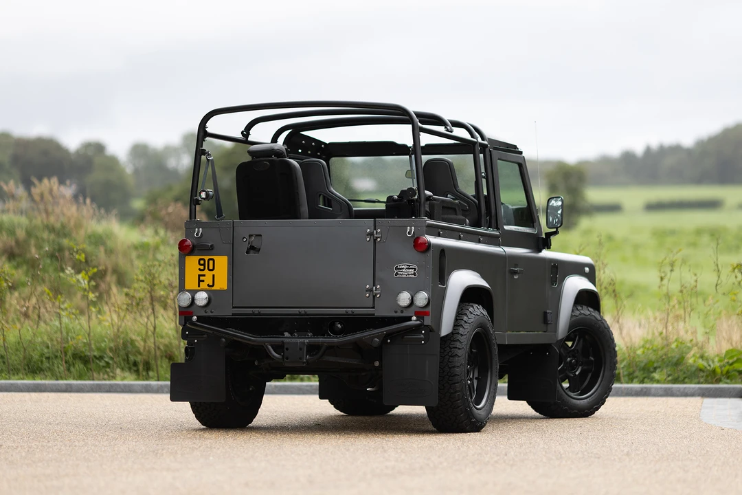 2015 Land Rover Defender 90 - Image 23 of 31