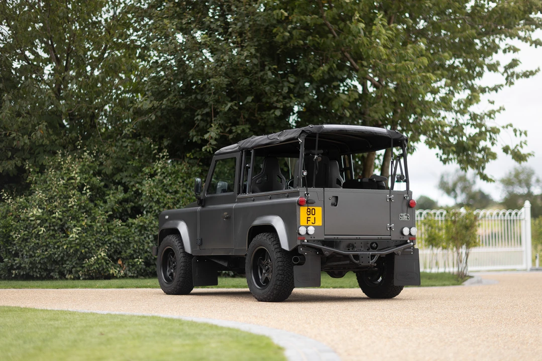2015 Land Rover Defender 90 - Image 26 of 31