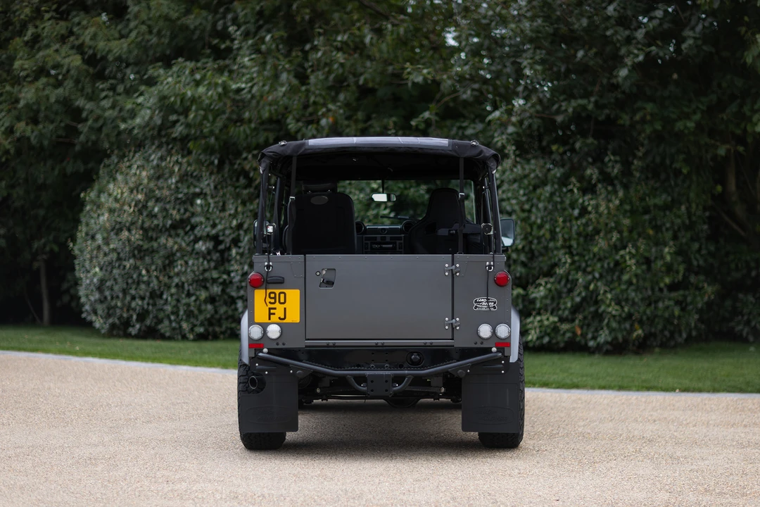 2015 Land Rover Defender 90 - Image 27 of 31