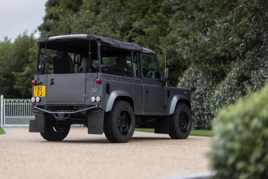 2015 Land Rover Defender 90 - Image 7 of 31