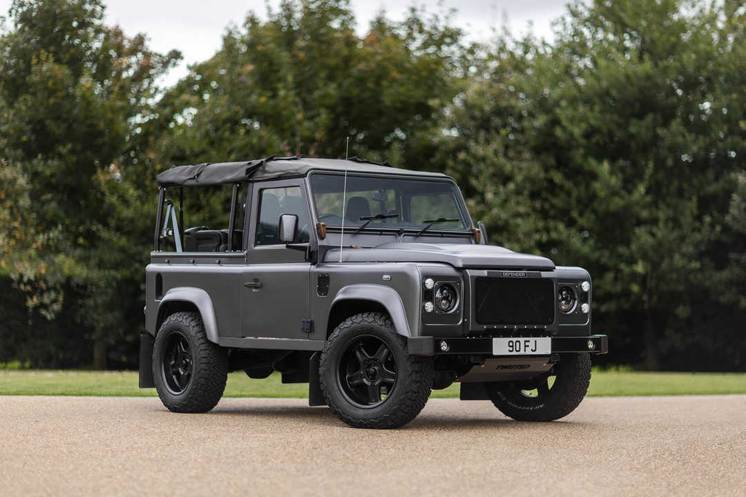 2015 Land Rover Defender 90 - Image 29 of 31