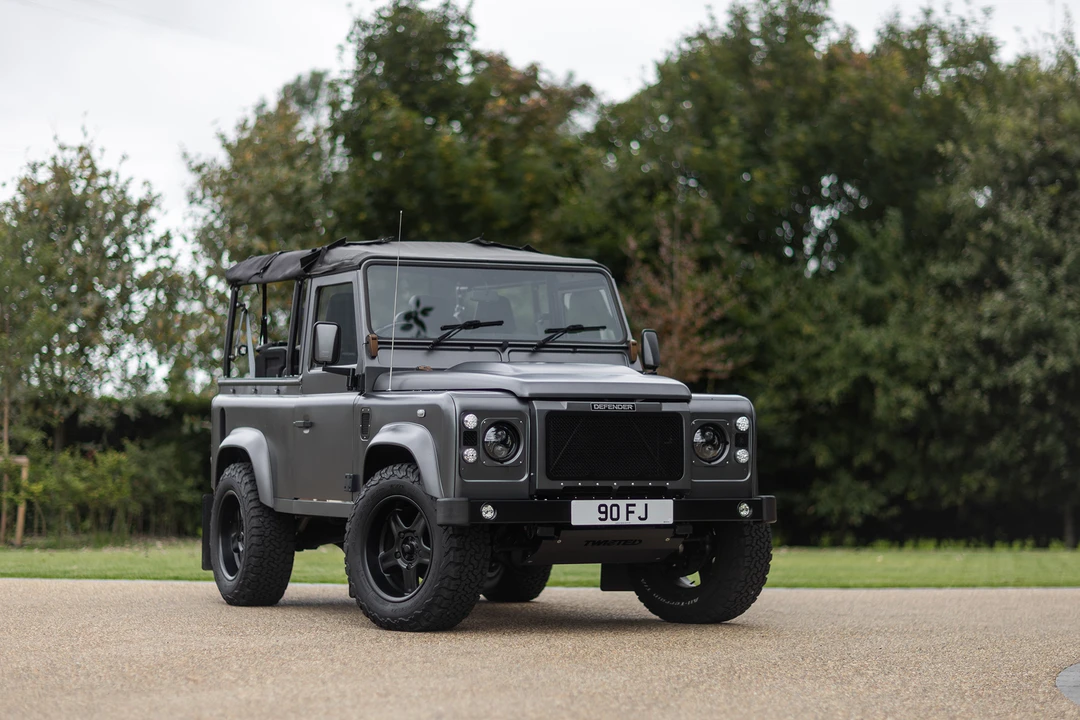 2015 Land Rover Defender 90 - Image 30 of 31