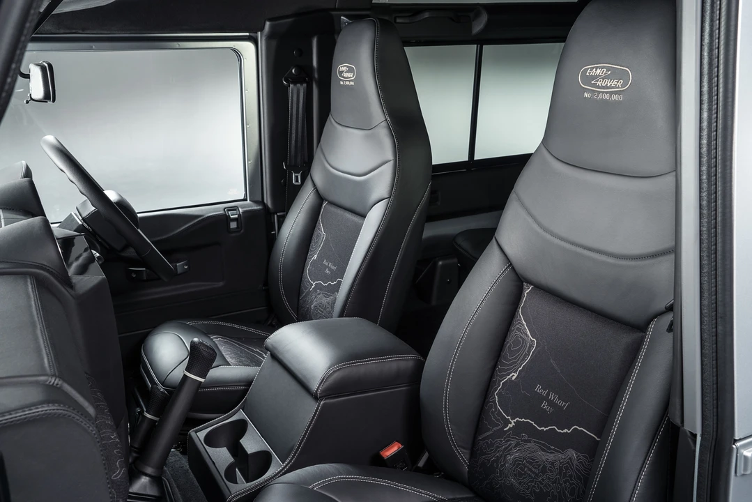 2015 Land Rover Defender 90 - Image 21 of 22