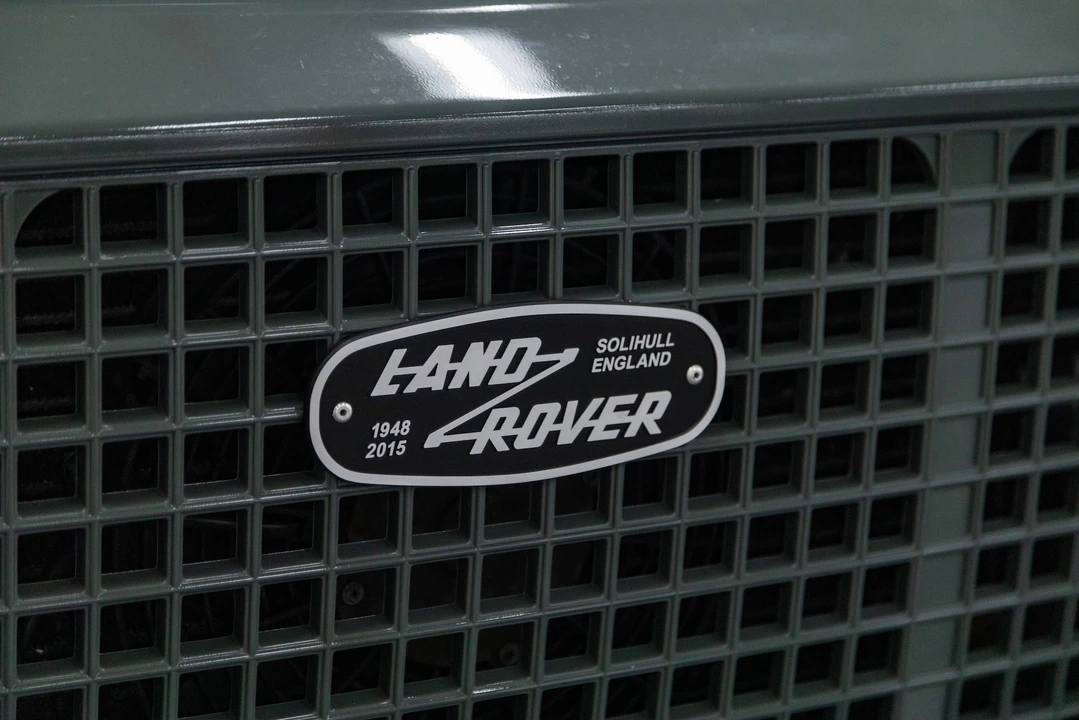 2015 Land Rover Defender 90 - Image 27 of 31