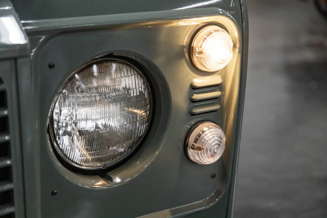 2015 Land Rover Defender 90 - Image 30 of 31