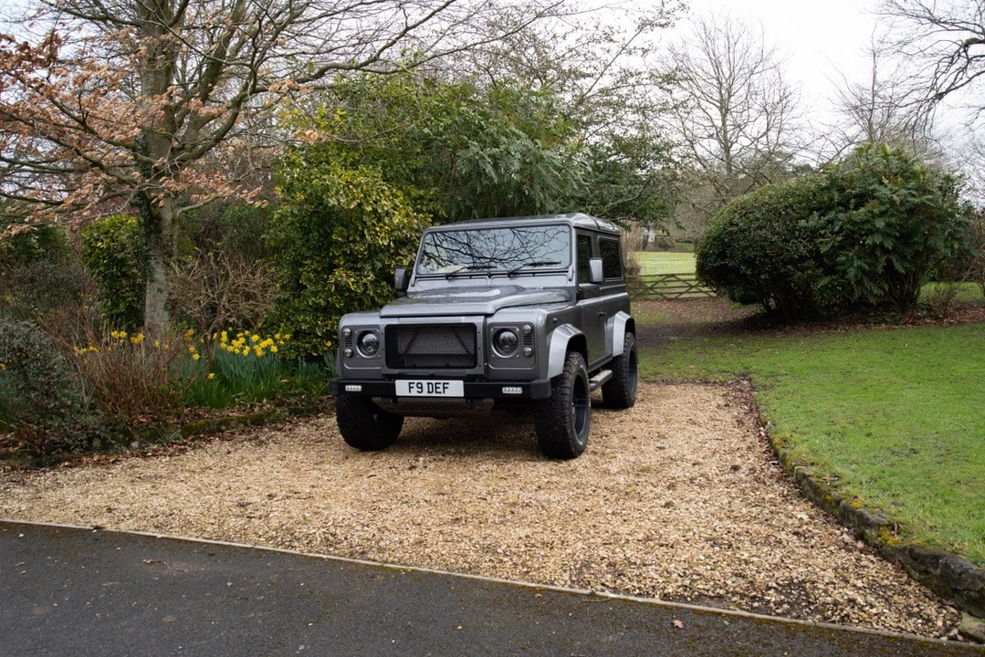 2015 Land Rover Defender 90 - Image 19 of 30