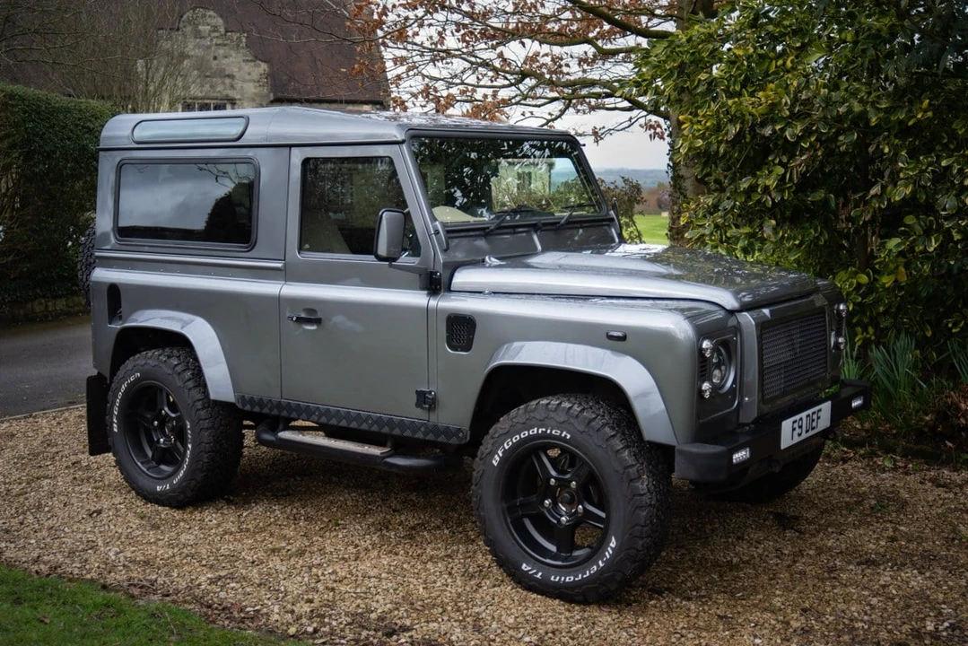 2015 Land Rover Defender 90 - Image 12 of 30