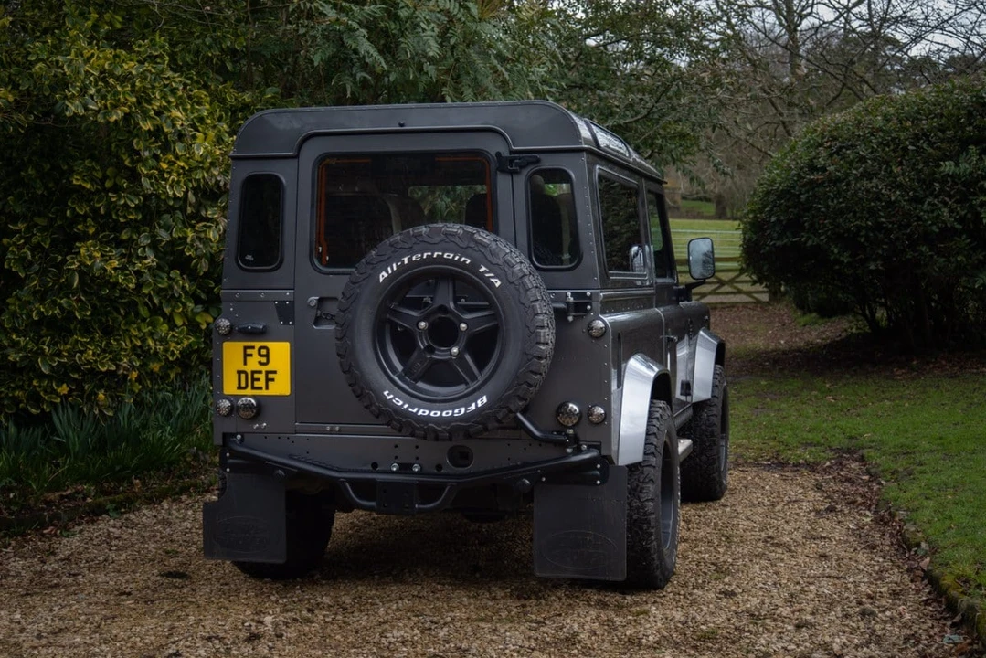 2015 Land Rover Defender 90 - Image 21 of 30