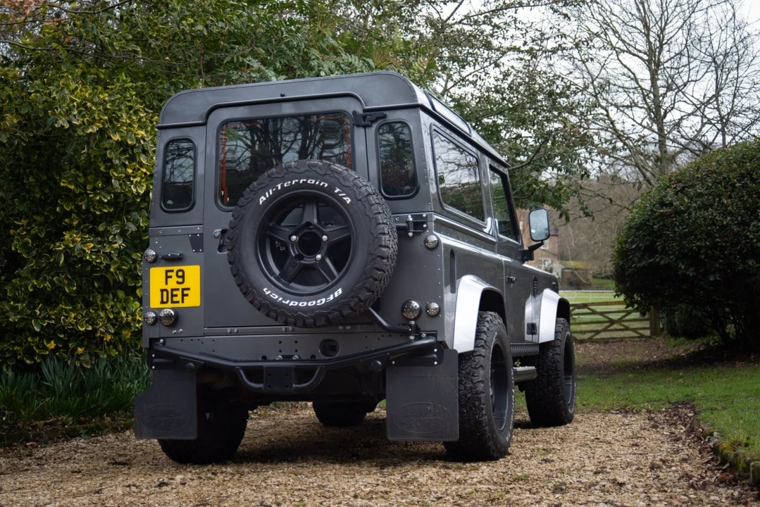 2015 Land Rover Defender 90 - Image 23 of 30