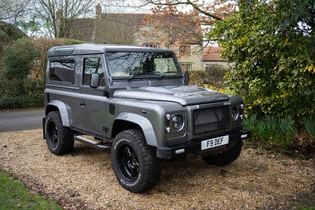 2015 Land Rover Defender 90 - Image 29 of 30