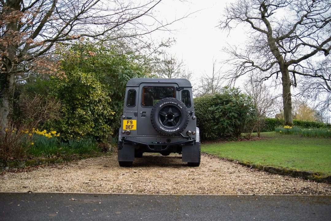 2015 Land Rover Defender 90 - Image 20 of 30