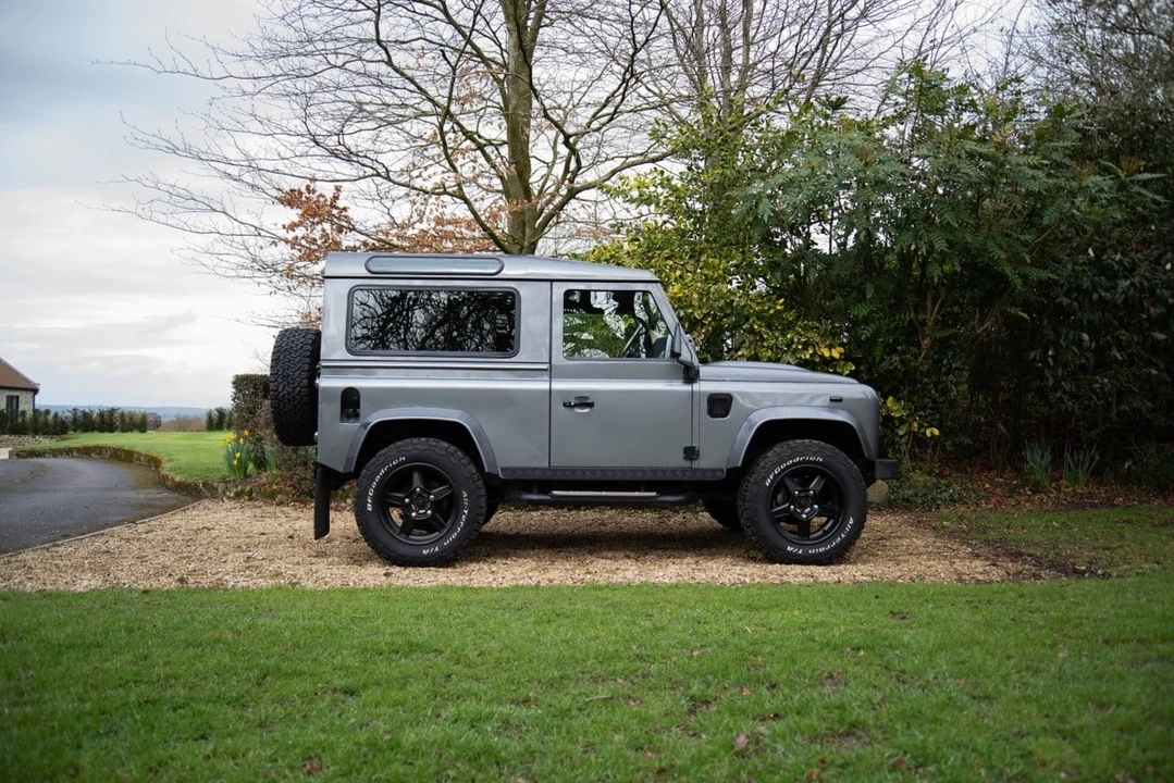 2015 Land Rover Defender 90 - Image 28 of 30