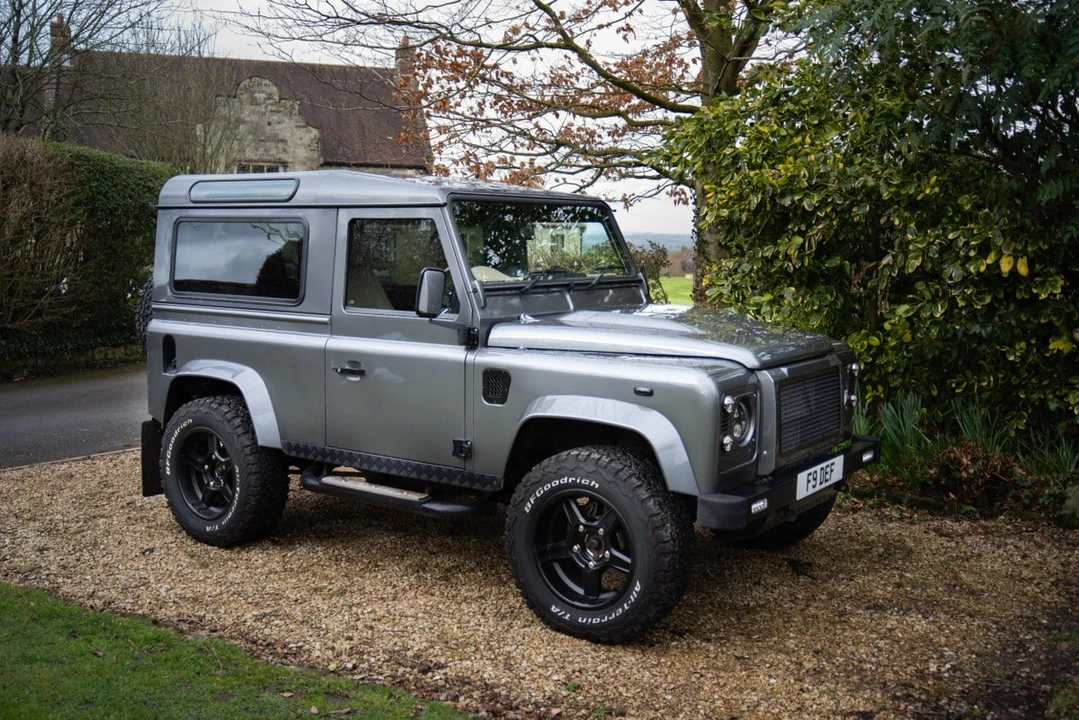 2015 Land Rover Defender 90 - Image 2 of 30