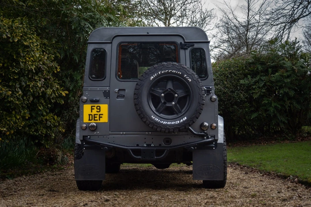 2015 Land Rover Defender 90 - Image 25 of 30