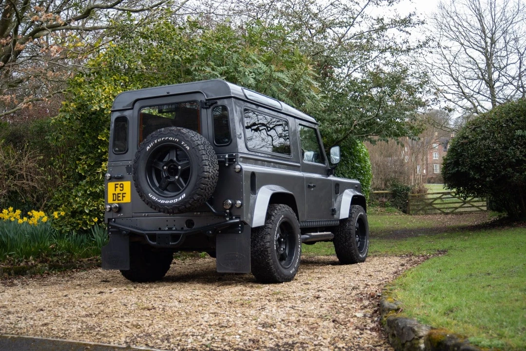 2015 Land Rover Defender 90 - Image 24 of 30