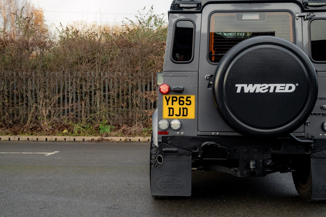 2015 Land Rover Defender 90 - Image 24 of 31