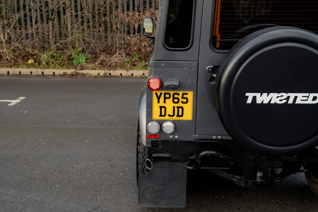 2015 Land Rover Defender 90 - Image 26 of 31