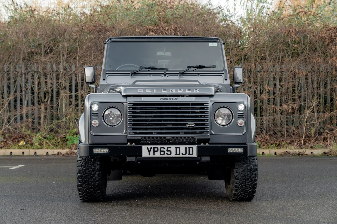 2015 Land Rover Defender 90 - Image 2 of 31