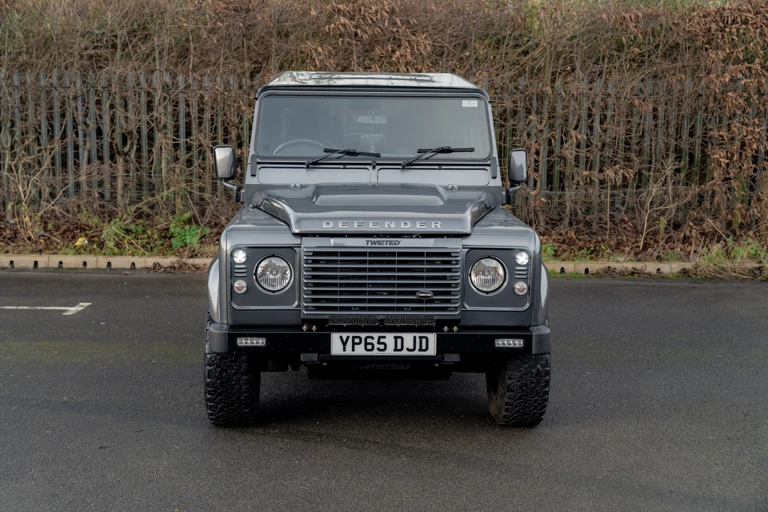2015 Land Rover Defender 90 - Image 18 of 31