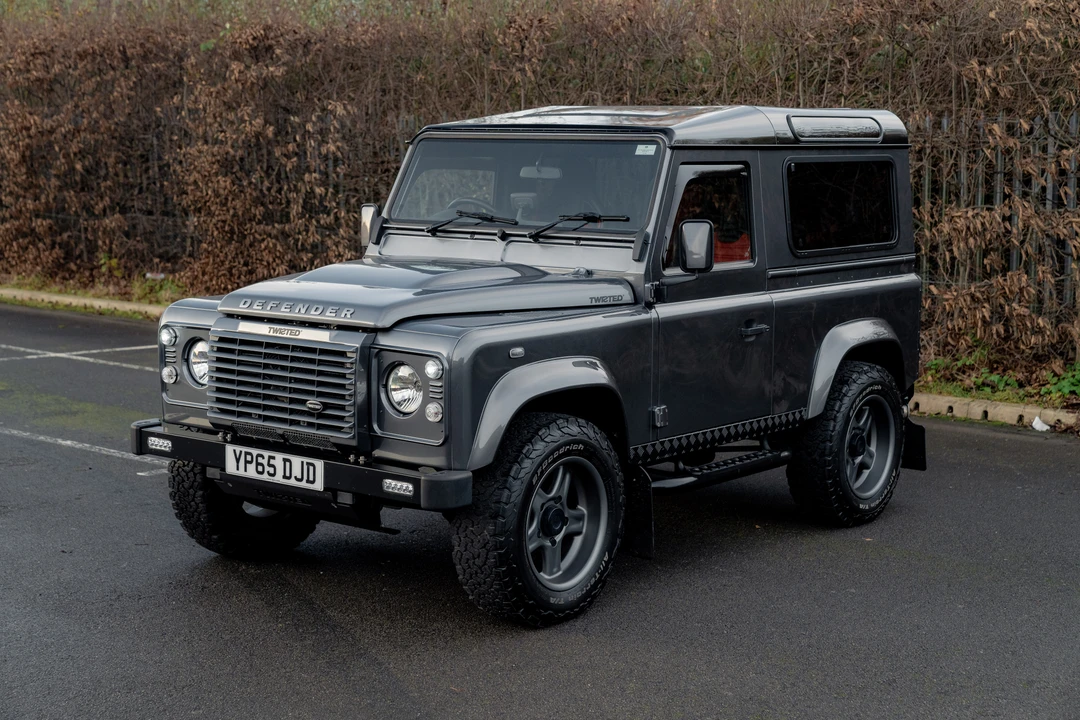 2015 Land Rover Defender 90 - Image 22 of 31