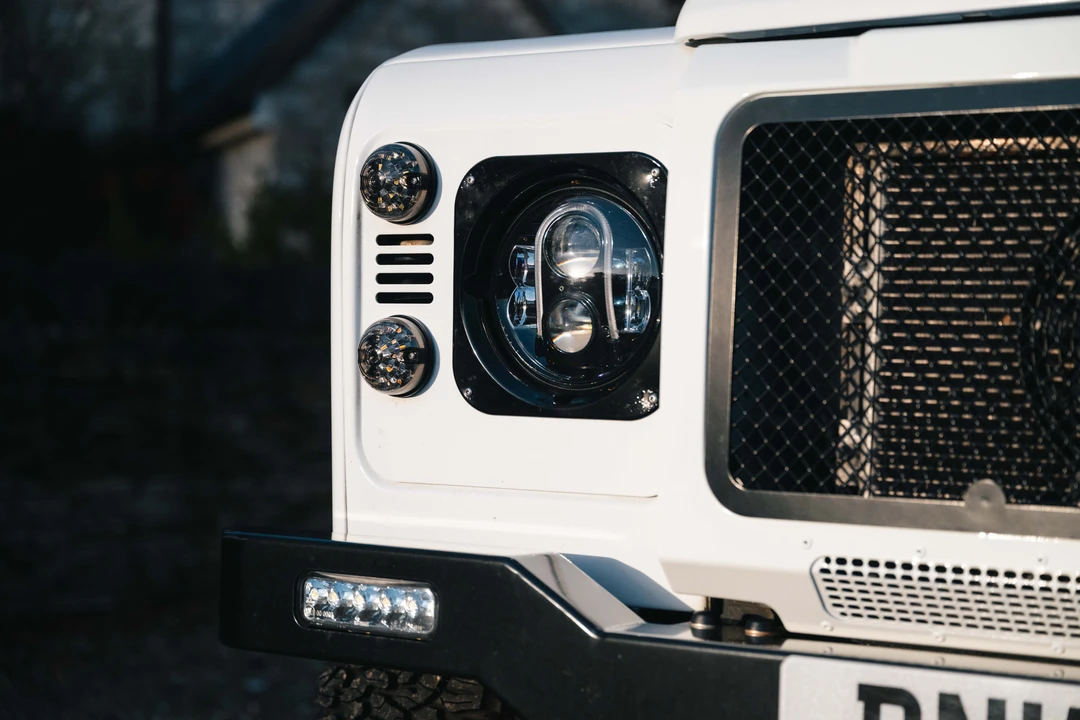 2015 Land Rover Defender 90 - Image 20 of 31