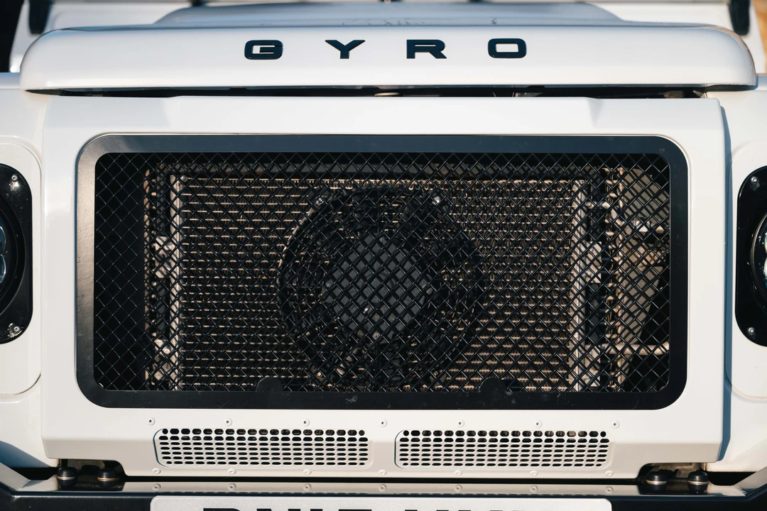 2015 Land Rover Defender 90 - Image 21 of 31