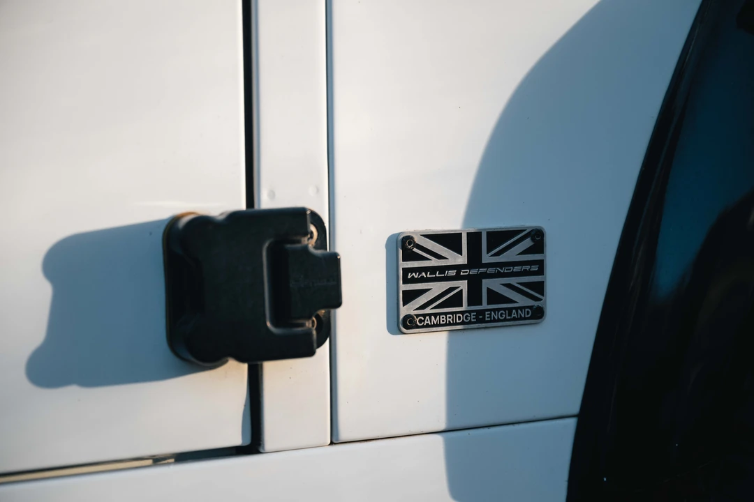 2015 Land Rover Defender 90 - Image 23 of 31