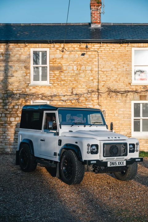 2015 Land Rover Defender 90 - Image 26 of 31