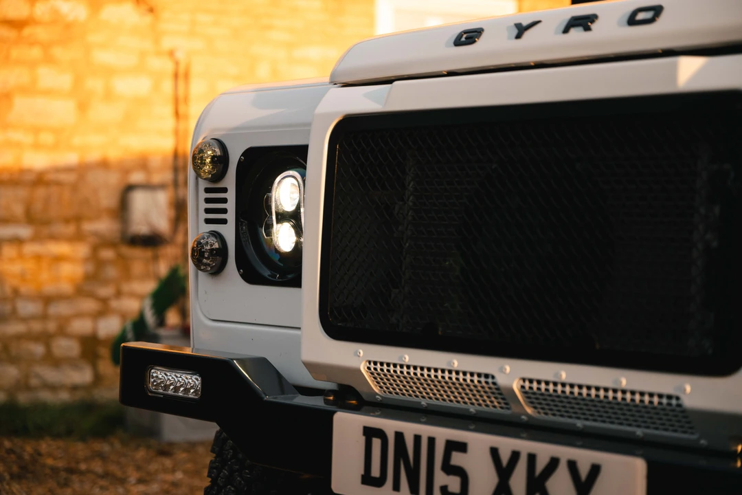 2015 Land Rover Defender 90 - Image 28 of 31