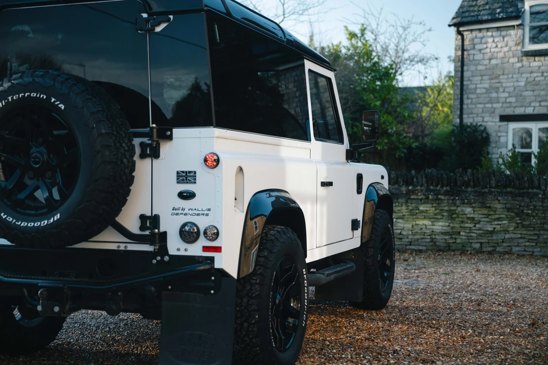 2015 Land Rover Defender 90 - Image 31 of 31