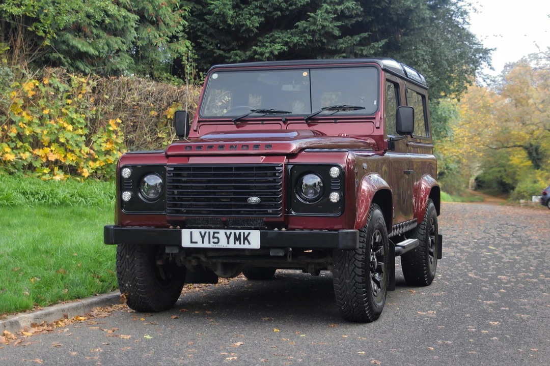 2015 Land Rover Defender 90 - Image 3 of 30