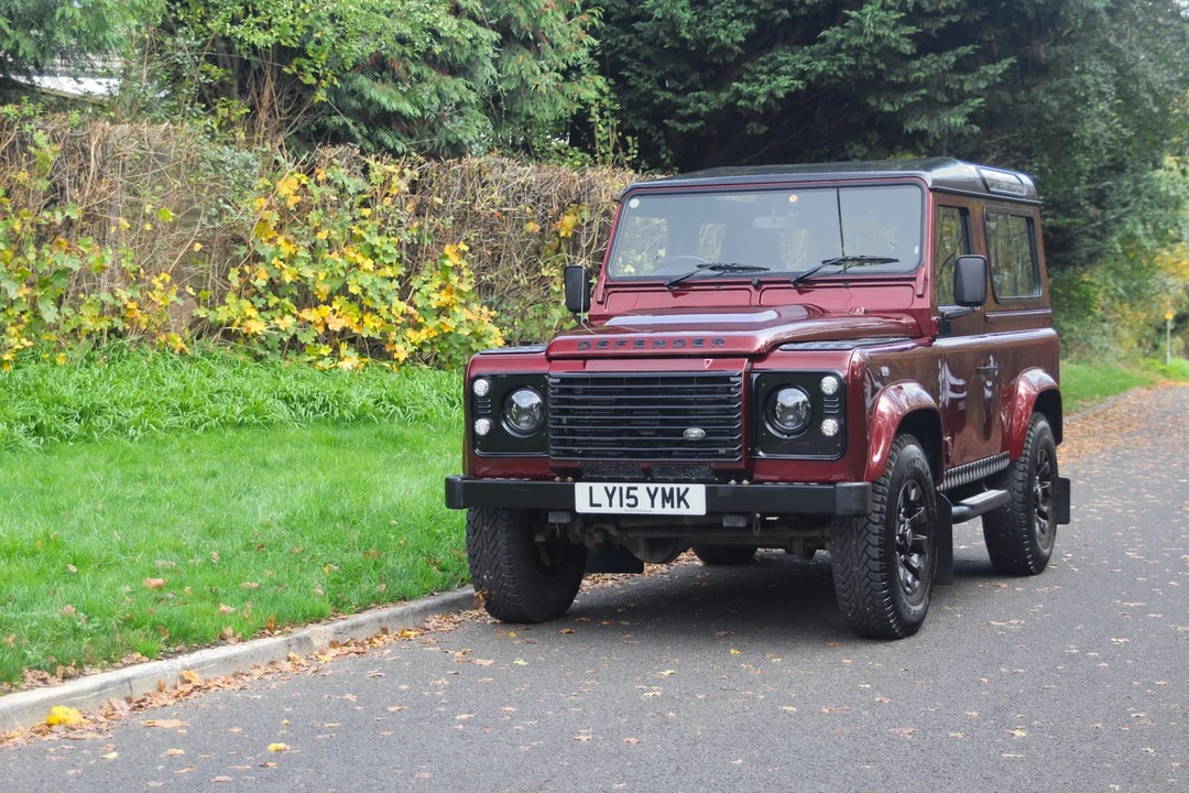 2015 Land Rover Defender 90 - Image 6 of 30