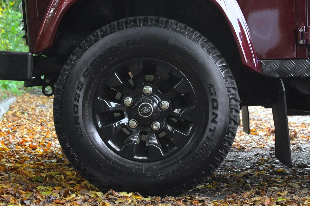 2015 Land Rover Defender 90 - Image 23 of 30