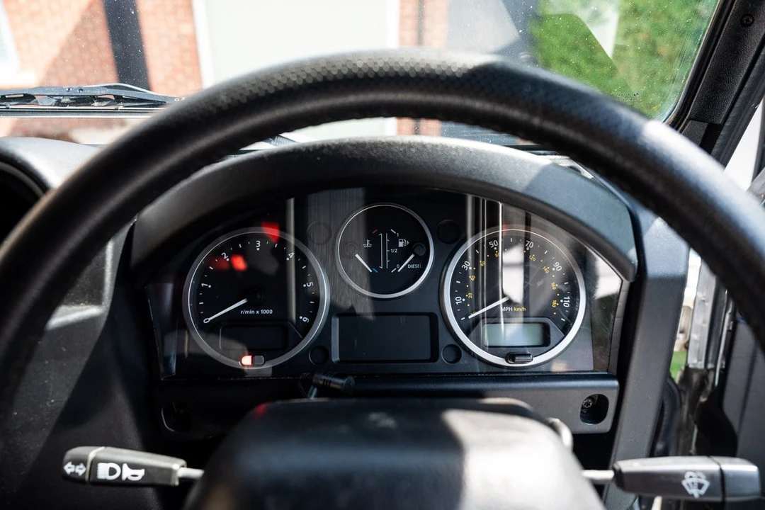 2015 Land Rover Defender 90 - Image 2 of 30