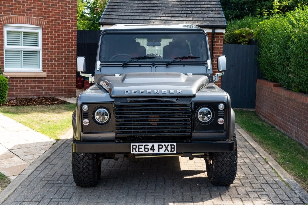2015 Land Rover Defender 90 - Image 5 of 30