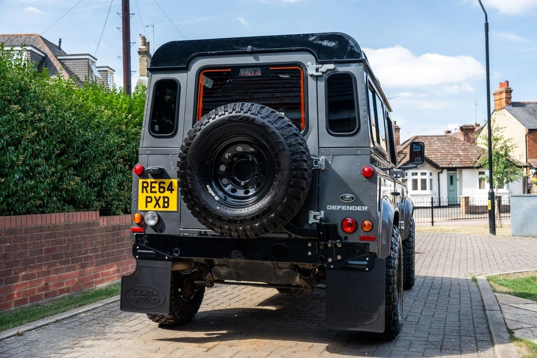 2015 Land Rover Defender 90 - Image 9 of 30