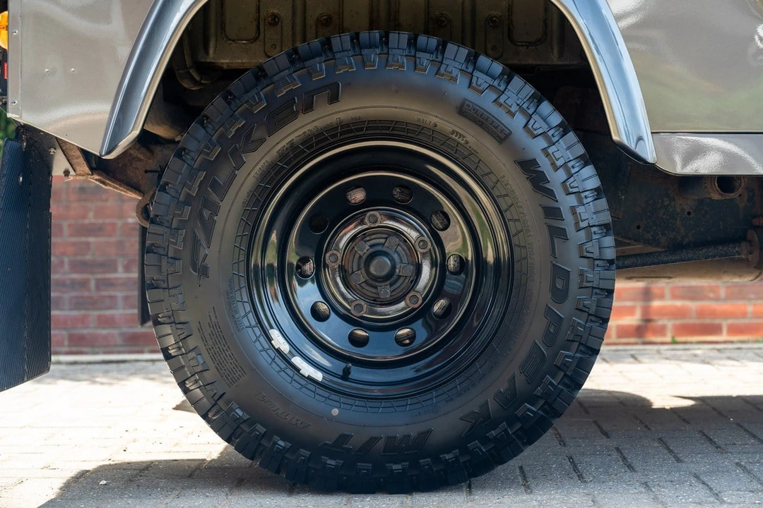 2015 Land Rover Defender 90 - Image 20 of 30