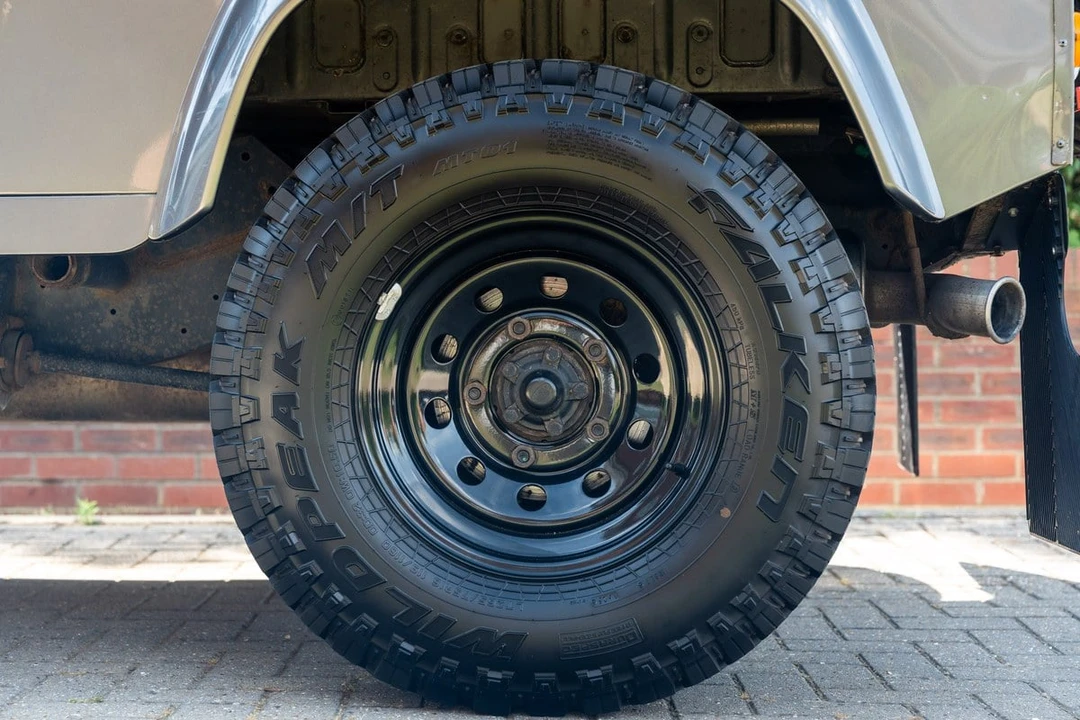 2015 Land Rover Defender 90 - Image 21 of 30